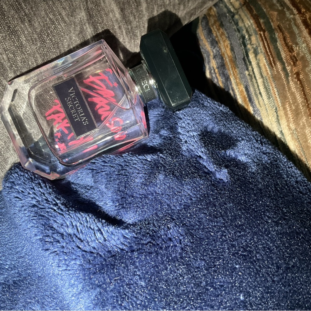 Victoria's Secret Pink Fragrance - Black and Pink
